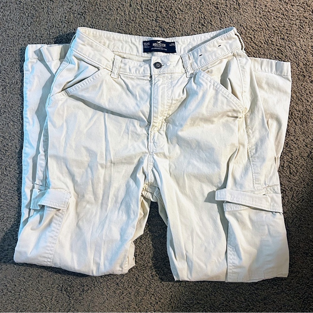 Hollister women’s Cream Cargo Pants